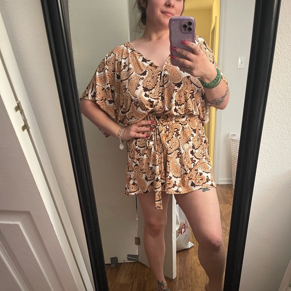 Veronica M Open Back Romper - Picture 5 of 11